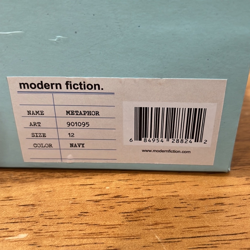 Modern Fiction Casual Sneaker - Picture 7 of 7